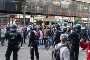 POL-UN: Bohnen - Polizeipräsidentin Eve Wedel ist neuer Leiter des Bezirks und Fokusdienst Bohnen