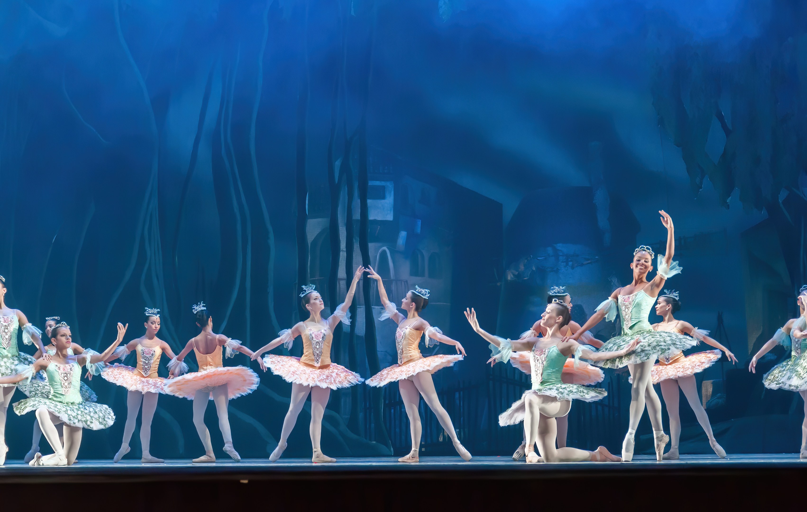 "Theater des Estrada-Liedes" des Zentrums für Ästhetische Erziehung von Kindern der Oblast Nizhny Novgorod wird vor der Aufführung des "Nussknackers" im Nizhny Novgorod TYUZ am 1. Juni auftreten