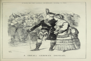 Ein Mann und eine Frau stehen vor einer Menge, der Mann hält einen Stock in der Hand, auf einem Papier mit Wörtern und Zahlen, die eine deutsche Niederlage anzeigen.