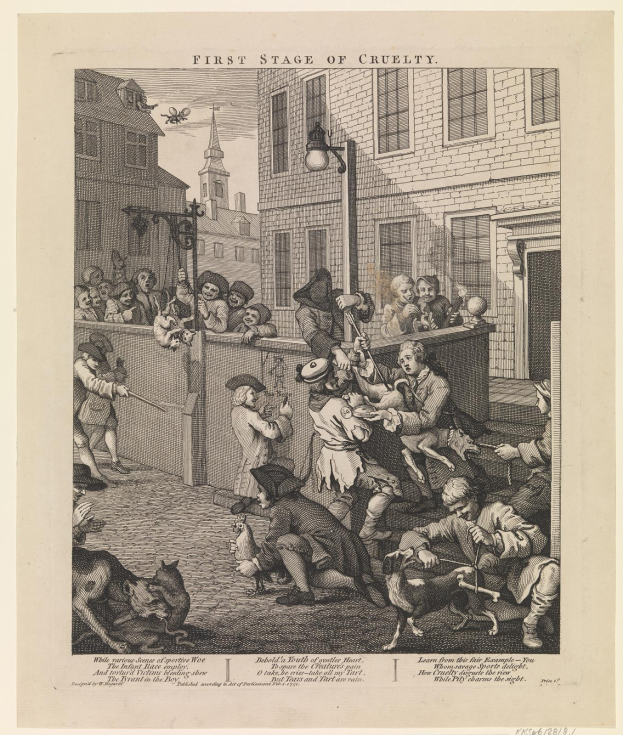 Eine Gruppe von Menschen und Tieren versammelt sich vor einem Gebäude mit Fenstern und einer Straßenlaterne, mit einem Himmel im Hintergrund; der Text "Erste Stufe der Grausamkeit" ist unten sichtbar.