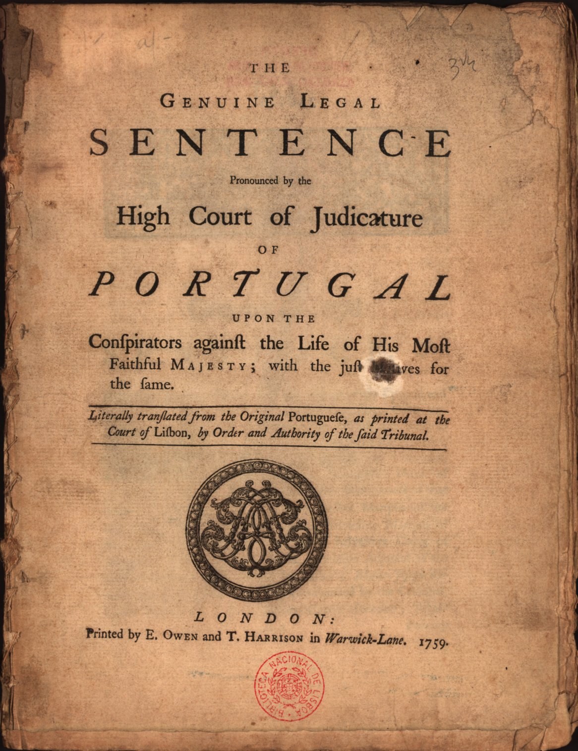 Ein altes Buch mit einem schwarzen Hintergrund und einem Stempel, auf dem der Text 'Das Gültige Rechtsurteil des Hohen Gerichtshofes von Portugal' steht.